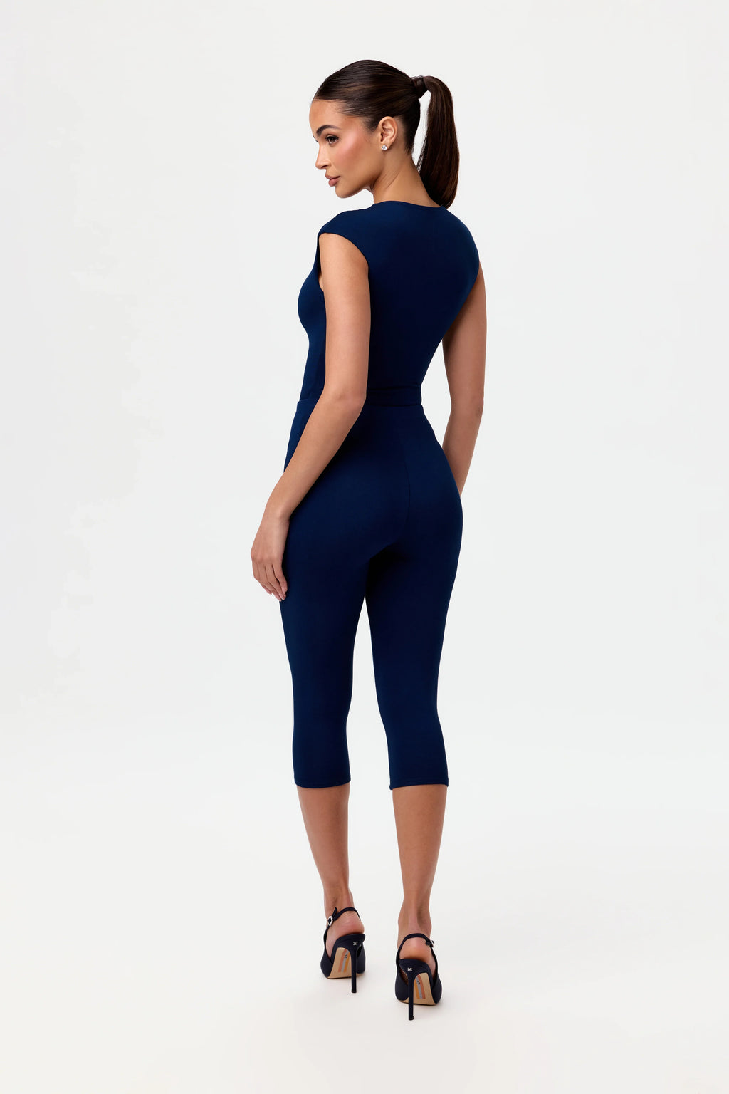 Smooth Sculpt Capri Legging
