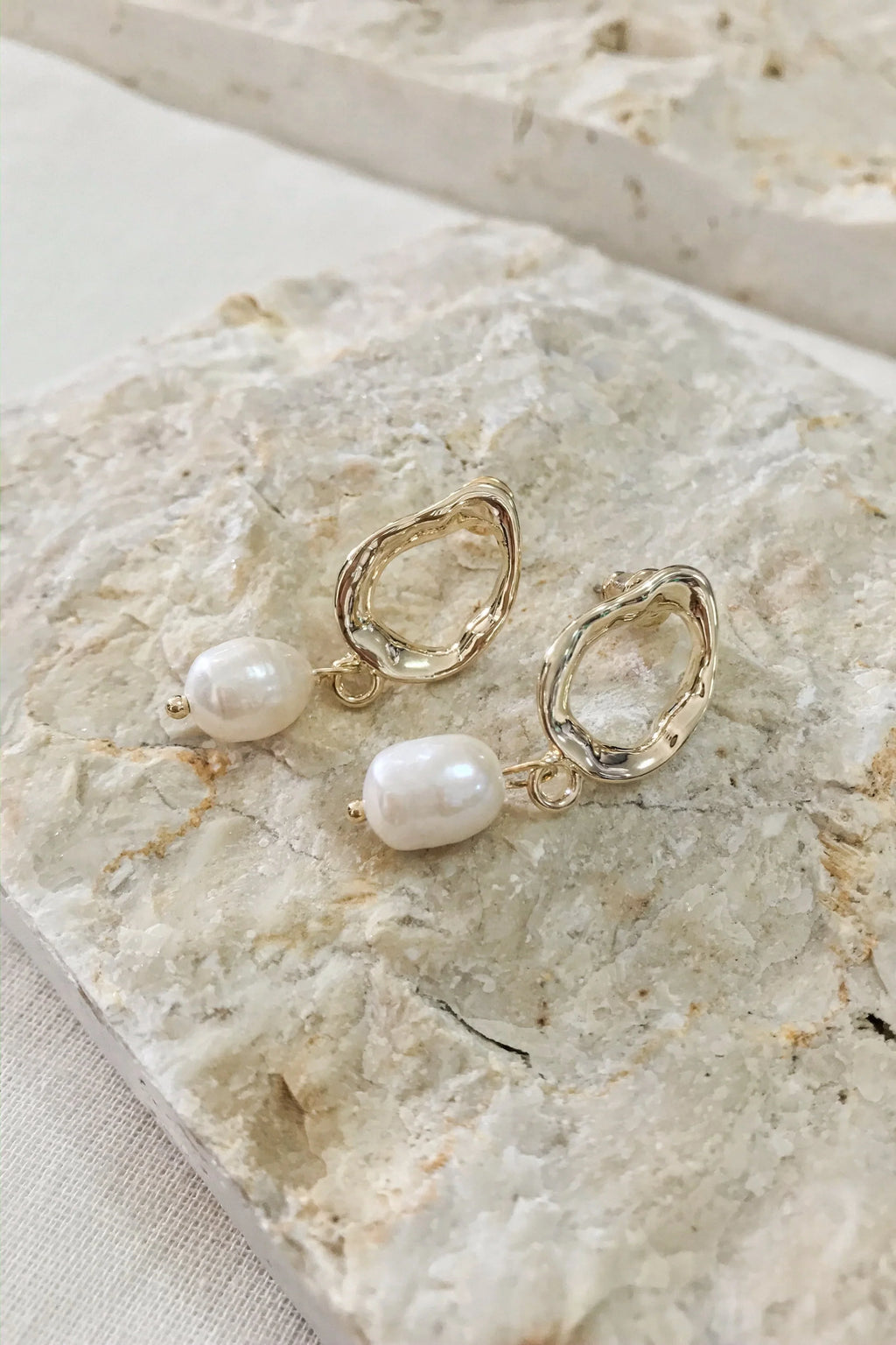 Aira Earrings