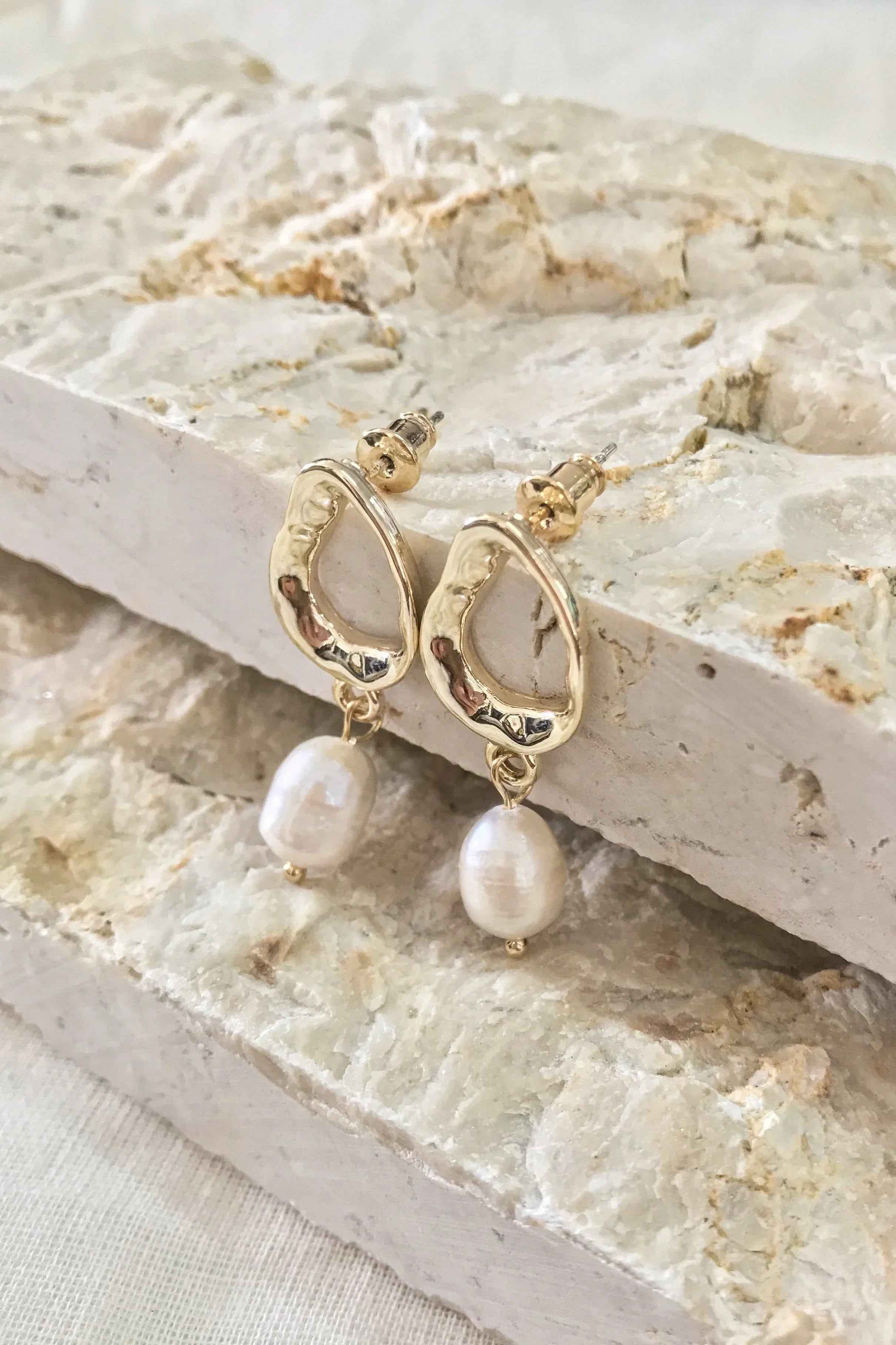 Aira Earrings