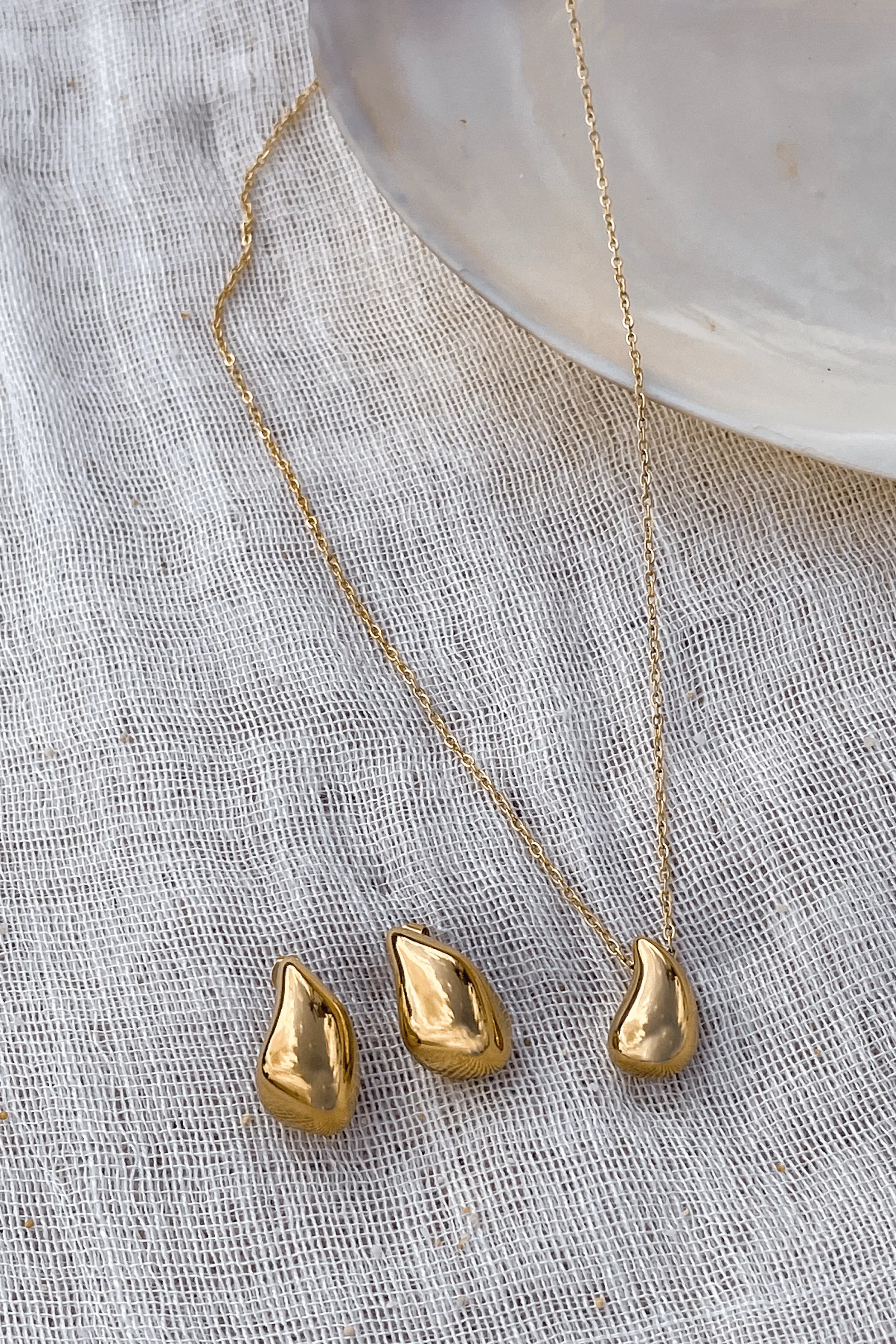 Ylva Necklace